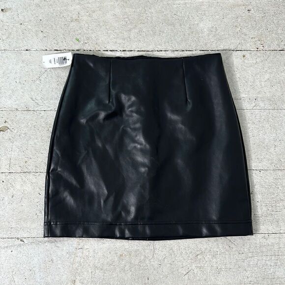 Wilfred Free Oracle Black Pleather Mini Skirt NWT - Picture 2 of 7